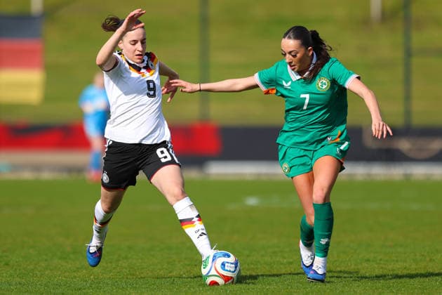 2026.04.10, xkwix, Fußball, UEFA Women s UNDER 19 Championship qualification, Republic of Ireland - Germany, Uhlenkrugstadion, Runde 2 1.Spieltag, Saison 2025 2026: Lotta Wrede(Deutschland U19 Frauen 8) im Zweikampf gegen Ella Kelly (Irland U19 Frauen 7) DFB regulations prohibit any use of photographs as image sequences and or quasi-video. Photo: xKamilxWilkowskixPressefotoKochx Nordrhein-Westfalen Deutschland *** 2026 04 10, xkwix, Football, UEFA Women s UNDER 19 Championship qualification, Republic of Ireland Germany, Uhlenkrugstadion, Round 2 1 Matchday, Season 2025 2026 Lotta Wrede Germany U19 Women 8 in duel against Ella Kelly Ireland U19 Women 7 DFB regulations prohibit any use of photographs as image sequences and or quasi video Photo xKamilxWilkowskixPressefotoKochx Nordrhein Westfalen Germany