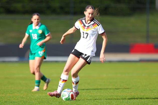 2026.04.10, xkwix, Fußball, UEFA Women s UNDER 19 Championship qualification, Republic of Ireland - Germany, Uhlenkrugstadion, Runde 2 1.Spieltag, Saison 2025 2026: Helen Börner (Deutschland U19 Frauen 17) DFB regulations prohibit any use of photographs as image sequences and or quasi-video. Photo: xKamilxWilkowskixPressefotoKochx Nordrhein-Westfalen Deutschland *** 2026 04 10, xkwix, Football, UEFA Women s UNDER 19 Championship qualification, Republic of Ireland Germany, Uhlenkrugstadion, Round 2 1 Matchday, Season 2025 2026 Helen Börner Germany U19 Women 17 DFB regulations prohibit any use of photographs as image sequences and or quasi video Photo xKamilxWilkowskixPressefotoKochx Nordrhein Westfalen Germany