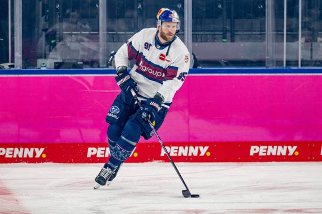Dillon Heatherington (EHC Red Bull Muenchen, 95) beim Warmup GER, EHC Red Bull Muenchen vs. Adler Mannheim, Eishockey, DEL, Playoffs, Halbfinale Spiel 2, Saison 2025 2026, 10.04.2026. GER, EHC Red Bull Muenchen vs. Adler Mannheim, Eishockey, DEL, Playoffs, Halbfinale Spiel 2, Saison 2025 2026, 10.04.2026. Muenchen *** Dillon Heatherington EHC Red Bull Muenchen, 95 at Warmup GER, EHC Red Bull Muenchen vs Adler Mannheim, Ice Hockey, DEL, Playoffs, Semifinal Game 2, Season 2025 2026, 10 04 2026 GER, EHC Red Bull Muenchen vs Adler Mannheim, Ice Hockey, DEL, Playoffs, Semifinal Game 2, Season 2025 2026, 10 04 2026 Muenchen Copyright: xEibner-Pressefoto HeikexFeinerx EP_HFR