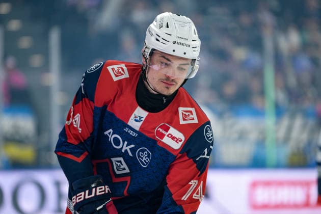 Eishockey, DEL, 20260410, EHC Red Bull München - Adler Mannheim. Im Bild Justin SCHÜTZ (Mannheim, 74). München SAP Garden Bayern Deutschland *** Ice Hockey, DEL, 20260410, EHC Red Bull Munich Adler Mannheim In the picture Justin SCHÜTZ Mannheim, 74 Munich SAP Garden Bayern Germany Copyright: Passion2Press MarkusxFischerx