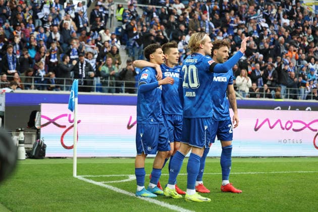 10.04.2026, xrekx, Fussball 2.Bundesliga, Karlsruher SC - Arminia Bielefeld v.l. Torjubel nach dem Tor zum celebrating the goal celebrate 1:1 durch Louey Ben Farhat (Karlsruher SC) (DFL DFB REGULATIONS PROHIBIT ANY USE OF PHOTOGRAPHS as IMAGE SEQUENCES and or QUASI-VIDEO) Karlsruhe *** 10 04 2026, xrekx, Fußball 2 Bundesliga, Karlsruher SC Arminia Bielefeld v l Torjubel nach dem Tor zum celebrating the goal celebrate 1 1 durch Louey Ben Farhat Karlsruher SC DFL DFB REGULATIONS PROHIBIT ANY USE OF PHOTOGRAPHS as IMAGE SEQUENCES and or QUASI VIDEO Karlsruhe