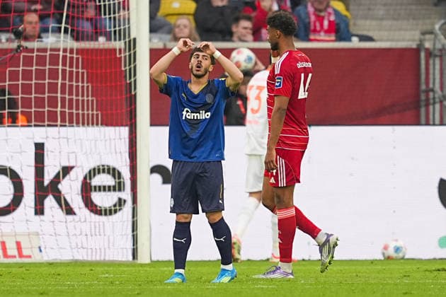 10.04.2026, xydrx, Fußball, 2. Fußball Bundesliga, Fortuna Düsseldorf - Holstein Kiel, Saison 2025 2026, Merkur Spiel-Arena: Umut Tohumcu (Holstein Kiel, 8) ärgert sich über die vergebene Chance DFB regulations prohibit any use of photographs as image sequences and or quasi-video. *** 10 04 2026, xydrx, Fußball, 2 Fußball Bundesliga, Fortuna Düsseldorf Holstein Kiel, Saison 2025 2026, Merkur Spiel Arena Umut Tohumcu Holstein Kiel, 8 ärgert sich über die vergebene Chance DFB regulations prohibit any use of photographs as image sequences and or quasi video Copyright: HMBxMedia YannisxDreimann