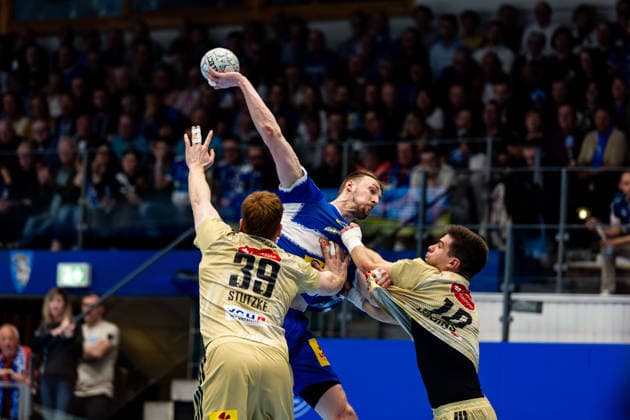 10 04 2026, GER, Handball, Men, Season 25 26, Daikin 1 Bl, 28 Matchday, ThSV Eisenach TSV Hannover Burgdorf Lukas Stutzke TSV Hannover Burgdorf , Dominik Solak ThSV Eisenach,30 , Renars Uscins TSV Hannover Burgdorf 99817 Eisenach Werner Assmann Halle Am Sportp Thueringen Germany