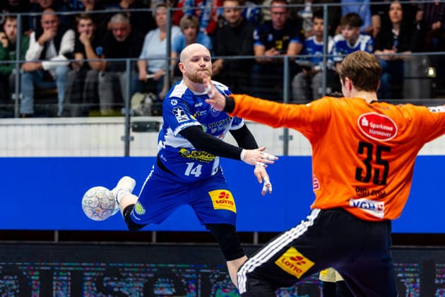 10 04 2026, GER, Handball, Men, Season 25 26, Daikin 1 Bl, 28 Matchday, ThSV Eisenach TSV Hannover Burgdorf Peter Walz ThSV Eisenach,14 , Joel Birlehm TSV Hannover Burgdorf 99817 Eisenach Werner Assmann Halle Am Sportp Thueringen Germany