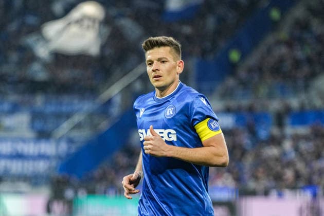 2. Bundesliga, Karlsruher SC vs Arminia Bielefeld, 10.04.2026 Marvin Wanitzek (Karlsruher SC, 10) 2. Bundesliga, Karlsruher SC vs Arminia Bielefeld, BBBank Wildpark Karlsruhe, 10.04.2026 DFB DFL REGULATIONS PROHIBIT ANY USE OF PHOTOGRAPHS AS IMAGE SEQUENCES AND OR QUASI-VIDEO. *** 2 Bundesliga, Karlsruher SC vs Arminia Bielefeld, 10 04 2026 Marvin Wanitzek Karlsruher SC, 10 2 Bundesliga, Karlsruher SC vs Arminia Bielefeld, BBBank Wildpark Karlsruhe, 10 04 2026 DFB DFL REGULATIONS PROHIBIT ANY USE OF PHOTOGRAPHS AS IMAGE SEQUENCES AND OR QUASI VIDEO Copyright: xBEAUTIFULxSPORTS Boscox