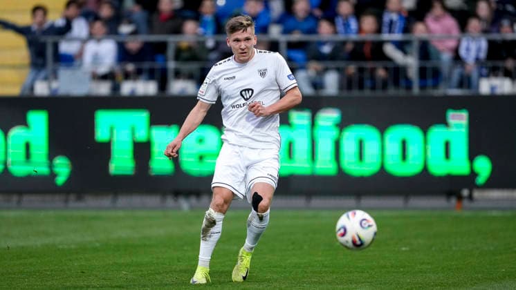 Torschütze Sebastian Müller (Schweinfurt, 37), erzielt das Tor zum 0:1, Treffer, Torerfolg, Highlight, Action, Aktion, Spielszene, 10.04.2026, Sinsheim (Deutschland), Fussball, 3. Liga, TSG 1899 Hoffenheim II - 1. FC Schweinfurt 05, DFB DFL REGULATIONS PROHIBIT ANY USE OF PHOTOGRAPHS AS IMAGE SEQUENCES AND OR QUASI-VIDEO. *** Scorer Sebastian Müller Schweinfurt, 37 , scores the goal to 0 1, goal, goal success, highlight, action, action scene, 10 04 2026, Sinsheim Germany , Soccer, 3 Liga, TSG 1899 Hoffenheim II 1 FC Schweinfurt 05, DFB DFL REGULATIONS PROHIBIT ANY USE OF PHOTOGRAPHS AS IMAGE SEQUENCES AND OR QUASI VIDEO xozx