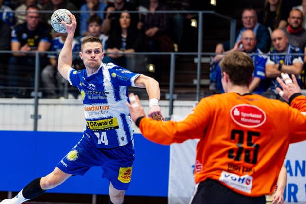 10 04 2026, GER, Handball, Men, Season 25 26, Daikin 1 Bl, 28 Matchday, ThSV Eisenach TSV Hannover Burgdorf Vincent Buechner ThSV Eisenach,74 , Joel Birlehm TSV Hannover Burgdorf 99817 Eisenach Werner Assmann Halle Am Sportp Thueringen Germany