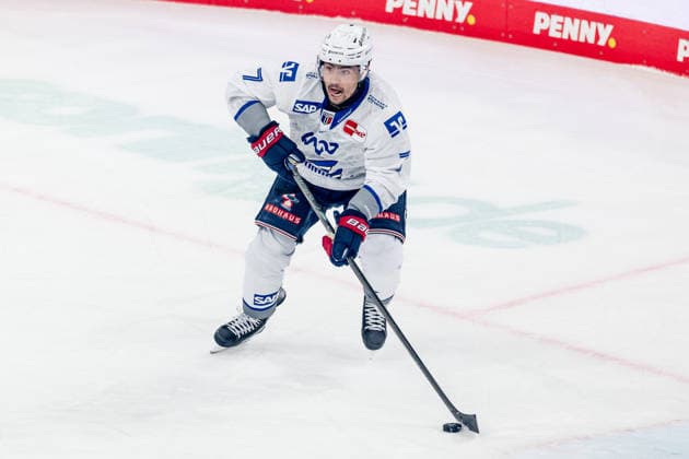 John Gilmour (Adler Mannheim, 7) GER, EHC Red Bull Muenchen vs. Adler Mannheim, Eishockey, DEL, Playoffs, Halbfinale Spiel 2, Saison 2025 2026, 10.04.2026. GER, EHC Red Bull Muenchen vs. Adler Mannheim, Eishockey, DEL, Playoffs, Halbfinale Spiel 2, Saison 2025 2026, 10.04.2026. Muenchen *** John Gilmour Adler Mannheim, 7 GER, EHC Red Bull Muenchen vs Adler Mannheim, ice hockey, DEL, playoffs, semi-final game 2, 2025 2026 season, 10 04 2026 GER, EHC Red Bull Muenchen vs Adler Mannheim, ice hockey, DEL, playoffs, semi-final game 2, 2025 2026 season, 10 04 2026 Muenchen Copyright: xEibner-Pressefoto FranzxFeinerx EP_HFR