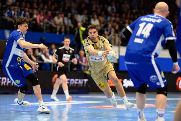 Renars Uscins TSV Hannover Burgdorf, 10 , Tillman Leu ThSV Eisenach, 99 , Peter Walz ThSV Eisenach, 14 GER, ThSV Eisenach v TSV Hannover Burgdorf, 1 Daikin Handballbundesliga, Handball, 28 Matchday, Season 2025 2026, 19 00 hrs, 10 04 2026 GER, ThSV Eisenach v TSV Hannover Burgdorf, 1 Daikin Handballbundesliga, Handball, 28 Matchday, Season 2025 2026, 19 00 hrs, 10 04 2026 Eisenach Copyright: xEibner-Pressefoto MartinxHerbstx EP_MHT