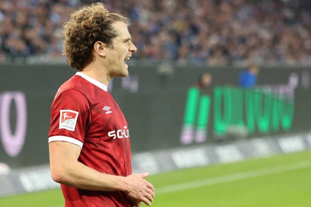 10.04.2026, xrekx, Fussball 2.Bundesliga, Karlsruher SC - Arminia Bielefeld v.l. Mael Corboz (Arminia Bielefeld) (DFL DFB REGULATIONS PROHIBIT ANY USE OF PHOTOGRAPHS as IMAGE SEQUENCES and or QUASI-VIDEO) Karlsruhe *** 10 04 2026, xrekx, Soccer 2 Bundesliga, Karlsruher SC Arminia Bielefeld v l Mael Corboz Arminia Bielefeld DFL DFB REGULATIONS PROHIBIT ANY USE OF PHOTOGRAPHS as IMAGE SEQUENCES and or QUASI VIDEO Karlsruhe