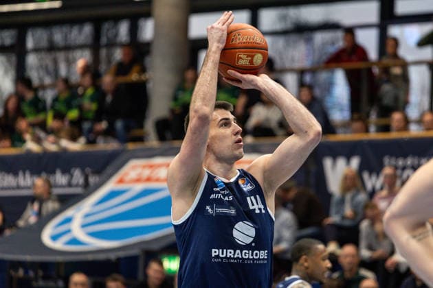 GER, easy Credit Basketball Bundesliga, Syntainics MBC Veolia Towers Hamburg 10 04 2026, Stadthalle, Weißenfels, GER, easy Credit Basketball Bundesliga, Syntainics MBC Veolia Towers Hamburg Jure Planinic Syntainics MBC, 44 at a free throw Â Photo Alexander Trienitz Weißenfels Stadthalle Sachsen Anhalt Germany