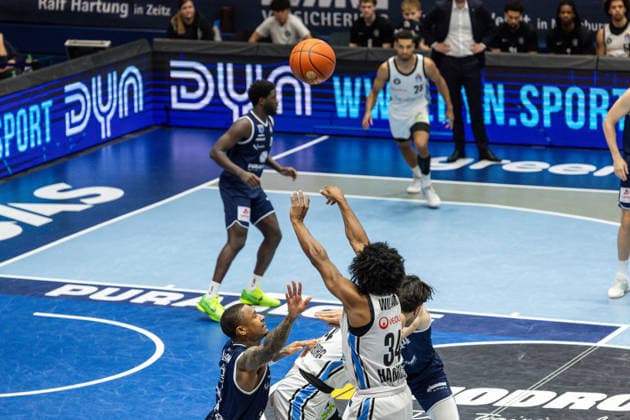GER, easy Credit Basketball Bundesliga, Syntainics MBC Veolia Towers Hamburg 10 04 2026, Stadthalle, Weißenfels, GER, easy Credit Basketball Bundesliga, Syntainics MBC Veolia Towers Hamburg Ross Williams Veolia Towers Hamburg, 34 Â Photo Alexander Trienitz Weißenfels Stadthalle Sachsen Anhalt Germany