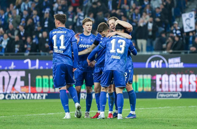 Deutschland: Karlsruher SC vs. Arminia Bielefeld, 2. Bundesliga, 29. Spieltag, Saison 2025 26, BBBank Wildpark (Karlsruhe): Shio Fukuda, (Karlsruher SC, 13) nach seinem Treffer zum 4:1, Karlsruhe BBBank Wildpark Baden-Württemberg Deutschland *** Germany Karlsruher SC vs Arminia Bielefeld, 2 Bundesliga, Matchday 29, Season 2025 26, BBBank Wildpark Karlsruhe Shio Fukuda, Karlsruher SC, 13 after his goal for 4 1, Karlsruhe BBBank Wildpark Baden Württemberg Germany Copyright: xBenedictxChristx