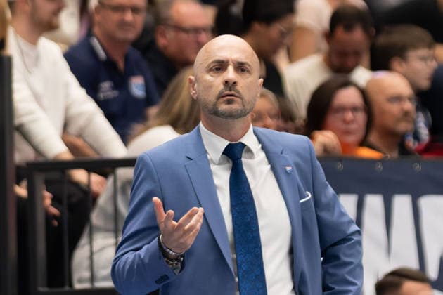 Milenko Bogicevic MBC, Head Coach , Syntainics MBC vs Veolia Towers Hamburg, Basketball, 1 Bundesliga, Men, Matchday 29, Season 2025 26, 10 04 2026 Weißenfels Stadthalle Sachsen Anhalt Germany