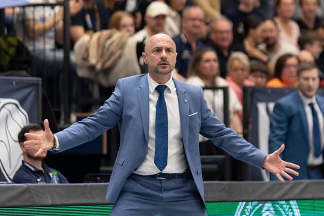 Milenko Bogicevic MBC, Head Coach , Syntainics MBC vs Veolia Towers Hamburg, Basketball, 1 Bundesliga, Men, Matchday 29, Season 2025 26, 10 04 2026 Weißenfels Stadthalle Sachsen Anhalt Germany