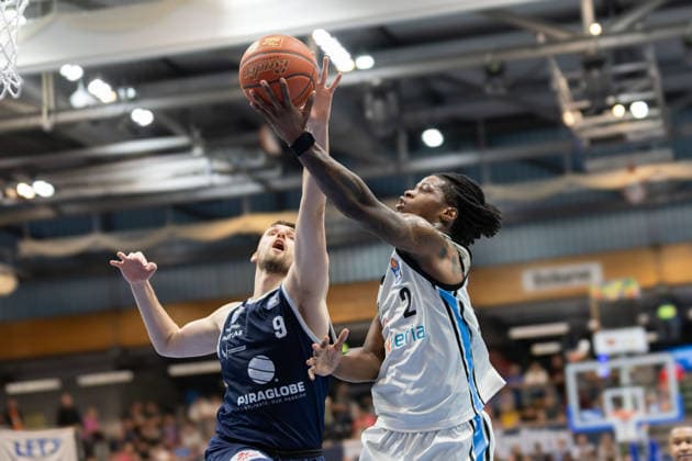 Kresimir Nikic MBC 9 , Leonard Thorpe Jr Hamburg, 2 , Syntainics MBC vs Veolia Towers Hamburg, Basketball, 1 Bundesliga, Men, Matchday 29, Season 2025 26, 10 04 2026 Weißenfels Stadthalle Sachsen Anhalt Germany