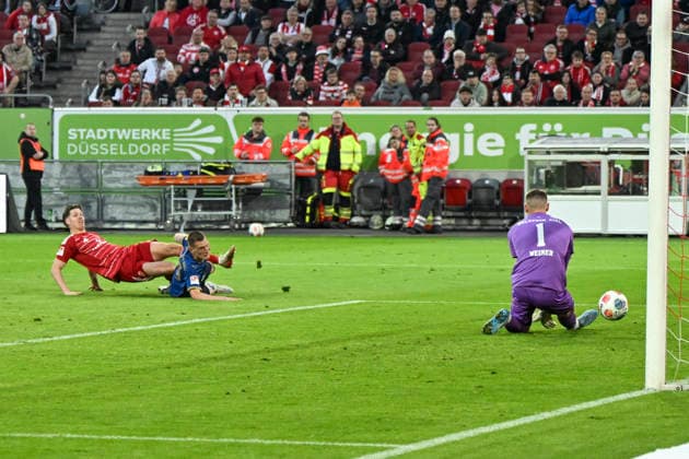 Cedric Itten (Duesseldorf 13) erzielt das Tor zum 1:1 10.04.2026 ¢ Fussball ¢ Fortuna Duesseldorf vs Holstein Kiel, Merkur Spiel-Arena, Duesseldorf, DFB DFL REGULATIONS PROHIBIT ANY USE OF PHOTOGRAPHS AS IMAGE SEQUENCES AND OR QUASI-VIDE *** Cedric Itten Duesseldorf 13 scores the goal to 1 1 10 04 2026 ¢ Soccer ¢ Fortuna Duesseldorf vs Holstein Kiel, Merkur Spiel Arena, Duesseldorf, DFB DFL REGULATIONS PROHIBIT ANY USE OF PHOTOGRAPHS AS IMAGE SEQUENCES AND OR QUASI VIDE Copyright: xpepphotox xHorstxMauelshagenx pep00321, pep_20260410_hm_329992