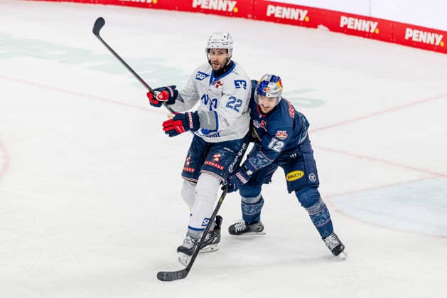 Brady Ferguson (EHC Red Bull Muenchen, 12) gegen Matthias Plachta (Adler Mannheim, 22) GER, EHC Red Bull Muenchen vs. Adler Mannheim, Eishockey, DEL, Playoffs, Halbfinale Spiel 2, Saison 2025 2026, 10.04.2026. GER, EHC Red Bull Muenchen vs. Adler Mannheim, Eishockey, DEL, Playoffs, Halbfinale Spiel 2, Saison 2025 2026, 10.04.2026. Muenchen *** Brady Ferguson EHC Red Bull Muenchen, 12 vs Matthias Plachta Adler Mannheim, 22 GER, EHC Red Bull Muenchen vs Adler Mannheim, ice hockey, DEL, playoffs, semi-final game 2, 2025 2026 season, 10 04 2026 GER, EHC Red Bull Muenchen vs Adler Mannheim, ice hockey, DEL, playoffs, semi-final game 2, 2025 2026 season, 10 04 2026 Muenchen Copyright: xEibner-Pressefoto HeikexFeinerx EP_HFR
