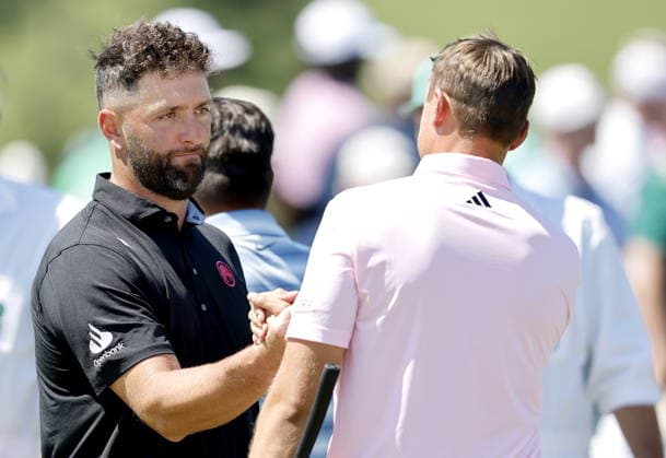 Golf 2026 Masters Tournament - Round 2 Jon Rahm (L) of Spain shakes hands with Ludvig Aberg of Sweden on the 18th Green at the end of their round in Round 2 of the 2026 Masters tournament in August, Georgia, USA, 10 April 2026. Augusta United States  Copyright: xERIKxS.xLESSERx