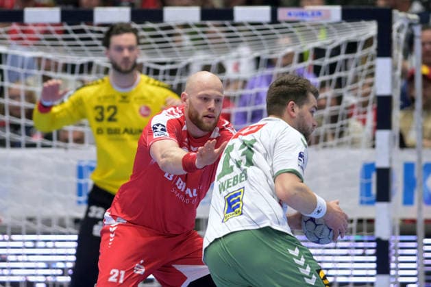 Ian Weber GWD Minden 13 on the ball , Arnar Freyr Arnarsson MT Melsungen 21 , Kristof Palasics Goalkeeper MT Melsungen 32 at the back , GER, MT Melsungen TSV GWD Minden, Handball, 1 Bundesliga, Matchday 28, Season 2025 2026, 10 04 2026, GER, MT Melsungen TSV GWD Minden, Handball, 1 Bundesliga, Matchday 28, Season 2025 2026, 10 04 2026 Kassel Copyright: xEibner-Pressefotox xRolandxSippex EP_RSL