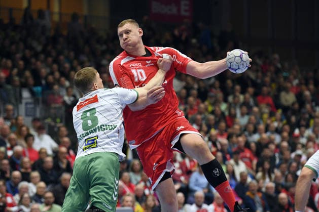 Dainis Kristopans MT Melsungen 10 on the ball , Karolis Antanavicius GWD Minden 8 , GER, MT Melsungen TSV GWD Minden, Handball, 1 Bundesliga, 28 Matchday, Season 2025 2026, 10 04 2026, GER, MT Melsungen TSV GWD Minden, Handball, 1 Bundesliga, 28 Matchday, Season 2025 2026, 10 04 2026 Kassel Copyright: xEibner-Pressefotox xRolandxSippex EP_RSL