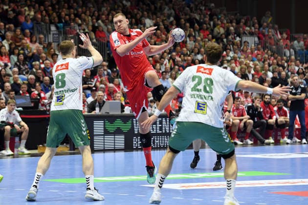 Dainis Kristopans MT Melsungen 10 on the ball , Karolis Antanavicius GWD Minden 8 , Tom Bergner GWD Minden 28 R , GER, MT Melsungen TSV GWD Minden, Handball, 1 Bundesliga, 28 Matchday, Season 2025 2026, 10 04 2026, GER, MT Melsungen TSV GWD Minden, Handball, 1 Bundesliga, 28 Matchday, Season 2025 2026, 10 04 2026 Kassel Copyright: xEibner-Pressefotox xRolandxSippex EP_RSL
