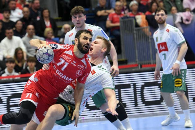 Mohamed Amine Darmoul MT Melsungen 71 on the ball , Daniel Astrup Pedersen GWD Minden 3 , GER, MT Melsungen TSV GWD Minden, Handball, 1 Bundesliga, 28 Matchday, Season 2025 2026, 10 04 2026, GER, MT Melsungen TSV GWD Minden, Handball, 1 Bundesliga, 28 Matchday, Season 2025 2026, 10 04 2026 Kassel Copyright: xEibner-Pressefotox xRolandxSippex EP_RSL