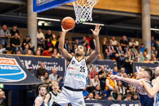 GER, easy Credit Basketball Bundesliga, Syntainics MBC Veolia Towers Hamburg 10 04 2026, Stadthalle, Weißenfels, GER, easy Credit Basketball Bundesliga, Syntainics MBC Veolia Towers Hamburg Kenneth Ogbe Veolia Towers Hamburg, 25 Â Photo Alexander Trienitz Weißenfels Stadthalle Sachsen Anhalt Germany