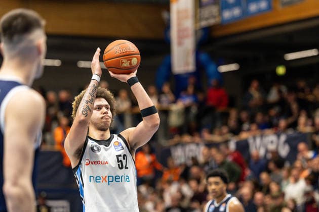 GER, easy Credit Basketball Bundesliga, Syntainics MBC Veolia Towers Hamburg 10 04 2026, Stadthalle, Weißenfels, GER, easy Credit Basketball Bundesliga, Syntainics MBC Veolia Towers Hamburg Zacharie Perrin Veolia Towers Hamburg, 52 at a free throw Â Photo Alexander Trienitz Weißenfels Stadthalle Sachsen Anhalt Germany