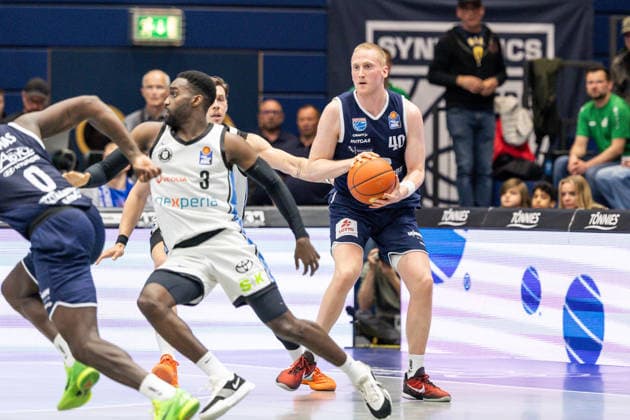 GER, easy Credit Basketball Bundesliga, Syntainics MBC Veolia Towers Hamburg 10 04 2026, Stadthalle, Weißenfels, GER, easy Credit Basketball Bundesliga, Syntainics MBC Veolia Towers Hamburg Collin Welp Syntainics MBC, 40 Â Photo Alexander Trienitz Weißenfels Stadthalle Sachsen Anhalt Germany