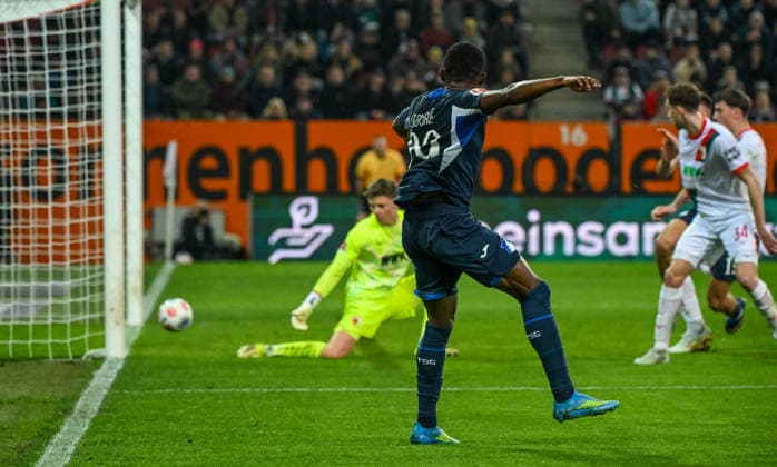 10.04.2026, xemx, Fussball 1.Bundesliga, FC Augsburg - TSG Hoffenheim v.l. Bazoumana Toure (TSG Hoffenheim) Goal scored, erziehlt das Tor zum 2:2 (DFL DFB REGULATIONS PROHIBIT ANY USE OF PHOTOGRAPHS as IMAGE SEQUENCES and or QUASI-VIDEO) Augsburg *** 10 04 2026, xemx, Fussball 1 Bundesliga, FC Augsburg TSG Hoffenheim v l Bazoumana Toure TSG Hoffenheim Goal scored, erziehlt das Tor zum 2 2 DFL DFB REGULATIONS PROHIBIT ANY USE OF PHOTOGRAPHS as IMAGE SEQUENCES and or QUASI VIDEO Augsburg