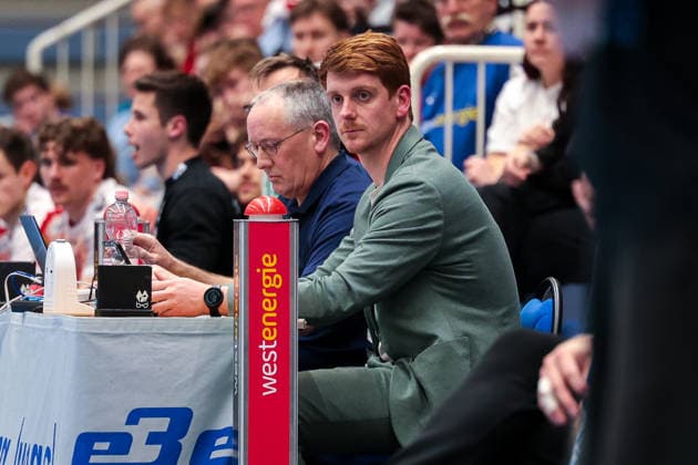10.04.2026, 27. Spieltag der 2. Handball Bundesliga, TuSEM Essen - HBW Balingen Weilstetten, Spielaufsicht David Hannes. Essen Am Hallo NRW Deutschland xRHR-FOTO DEx *** 10 04 2026, 27 Matchday of the 2 Handball Bundesliga, TuSEM Essen HBW Balingen Weilstetten, Match Supervisor David Hannes Essen Am Hallo NRW Germany xRHR PHOTO DEx Copyright: DennisxEwert RHR-FOTOx RHR-FOTO DE