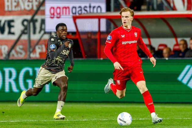 2026-04-10 FC Twente v FC Volendam - Dutch Eredivisie ENSCHEDE, NETHERLANDS - APRIL 10: Mats Rots of FC Twente runs with the ball during the Dutch Eredivisie match between FC Twente and FC Volendam at De Grolsch Veste on April 10, 2026 in Enschede, Netherlands. Enschede De Grolsch Veste Netherlands Content not available for redistribution in The Netherlands directly or indirectly through any third parties. Copyright: xBenxGalx