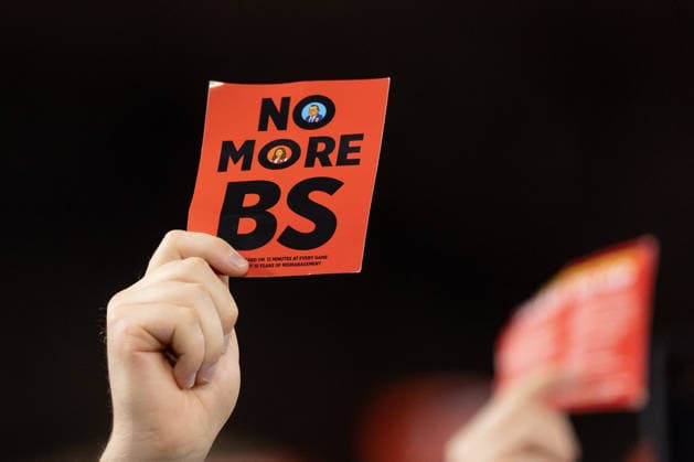West Ham United v Wolverhampton Wanderers, Premier League, Football, The London Stadium, London, UK - 10 Apr 2026 West Ham United fans hold up no more BS red cards London The London Stadium Stratford GBR, UK NEWSPAPERS OUT Copyright: xEllixBirchx
