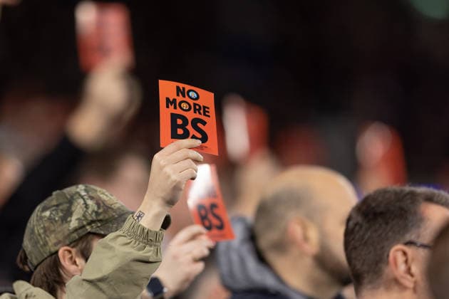 West Ham United v Wolverhampton Wanderers, Premier League, Football, The London Stadium, London, UK - 10 Apr 2026 West Ham United fans hold up no more BS red cards London The London Stadium Stratford GBR, UK NEWSPAPERS OUT Copyright: xEllixBirchx