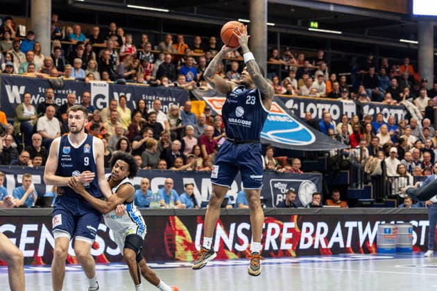 GER, easy Credit Basketball Bundesliga, Syntainics MBC Veolia Towers Hamburg 10 04 2026, Stadthalle, Weißenfels, GER, easy Credit Basketball Bundesliga, Syntainics MBC Veolia Towers Hamburg Charles Callison Syntainics MBC, 23 Â Photo Alexander Trienitz Weißenfels Stadthalle Sachsen Anhalt Germany
