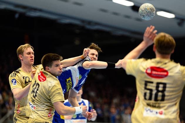 Oskar Joelsson ThSV Eisenach, 03 , Renars Uscins TSV Hannover Burgdorf, 10 , Marian Michalczik TSV Hannover Burgdorf, 22 , Daniel Weber TSV Hannover Burgdorf, 58 GER, ThSV Eisenach vs TSV Hannover Burgdorf, 1 Daikin Handballbundesliga, Handball, 28 Matchday, Season 2025 2026, 19 00 hrs, 10 04 2026 GER, ThSV Eisenach vs TSV Hannover Burgdorf, 1 Daikin Handballbundesliga, Handball, 28 Matchday, Season 2025 2026, 19 00 hrs, 10 04 2026 Eisenach Copyright: xEibner-Pressefoto MartinxHerbstx EP_MHT