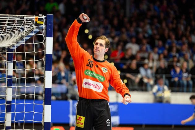 Joel Birlehm TSV Hannover Burgdorf, 35 with the cheer to parade GER, ThSV Eisenach vs TSV Hannover Burgdorf, 1 Daikin Handballbundesliga, Handball, 28 Matchday, Season 2025 2026, 19 00 hrs, 10 04 2026 GER, ThSV Eisenach vs TSV Hannover Burgdorf, 1 Daikin Handballbundesliga, Handball, 28 Matchday, Season 2025 2026, 19 00 hrs, 10 04 2026 Eisenach Copyright: xEibner-Pressefoto MartinxHerbstx EP_MHT