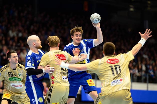 Felix Aellen ThSV Eisenach, 22 , Peter Walz ThSV Eisenach, 14 , Renars Uscins TSV Hannover Burgdorf, 10 , Marian Michalczik TSV Hannover Burgdorf, 22 , Hannes Feise TSV Hannover Burgdorf, 56 GER, ThSV Eisenach vs TSV Hannover Burgdorf, 1 Daikin Handballbundesliga, Handball, 28 Matchday, Season 2025 2026, 19 00 hrs, 10 04 2026 GER, ThSV Eisenach vs TSV Hannover Burgdorf, 1 Daikin Handballbundesliga, Handball, 28 Matchday, Season 2025 2026, 19 00 hrs, 10 04 2026 Eisenach Copyright: xEibner-Pressefoto MartinxHerbstx EP_MHT