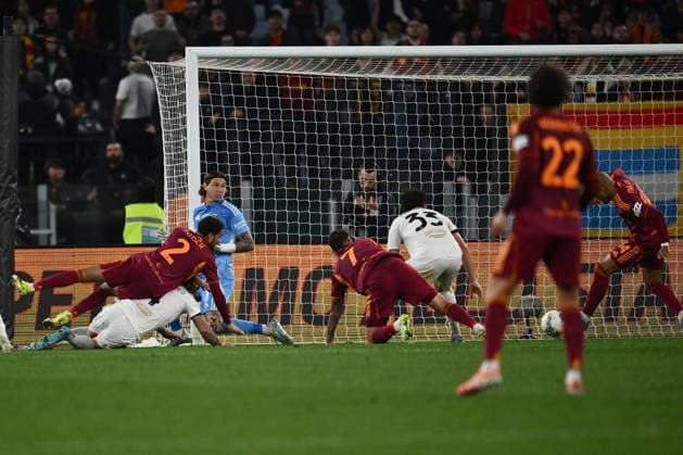 Donyell Malen of A.S. Roma scores the goal for 2-0 during he 32th day of the Serie A Championship between A.S. Roma and Pisa S.C. 1909 at the Olympic Stadium on April 10, 2026 in Rome, Italy.  Copyright: xDomenicoxCippitelli IPAxSportx xipa-agency.netx xx IPA_73871879 IPA_Agency_IPA73871879