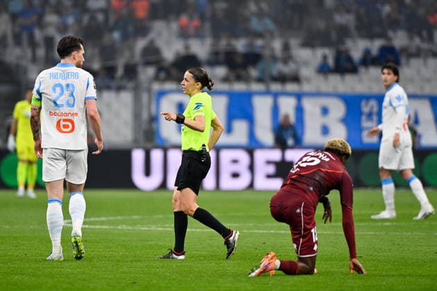 Olympique de Marseille v FC Metz - Ligue 1 McDonald s 2025 2026 Stephanie FRAPPART (ARBITRE) during the Ligue 1 McDonald s match between Marseille and Metz at Stade Velodrome on April 10, 2026 in Marseille, France. Marseille France  Copyright: xFEPx 776348351