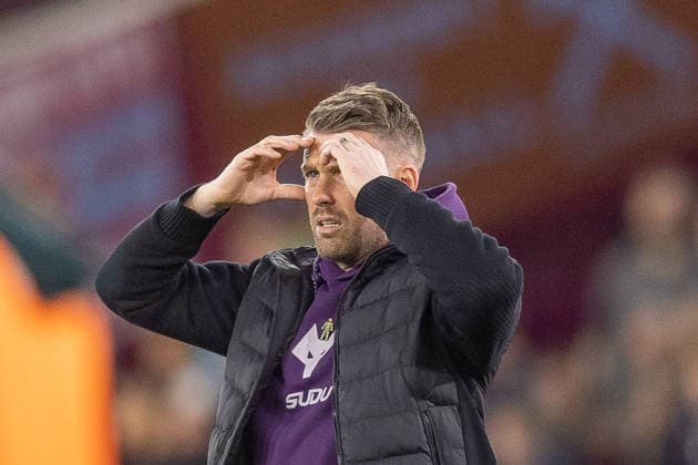 West Ham United v Wolverhampton Wanderers, Premier League, Football, The London Stadium, London, UK - 10 Apr 2026 Rob Edwards Head Coach of Wolverhampton Wanderers reacts and looks worried with his hands to his face London The London Stadium Stratford GBR, UK NEWSPAPERS OUT Copyright: xEllixBirchx