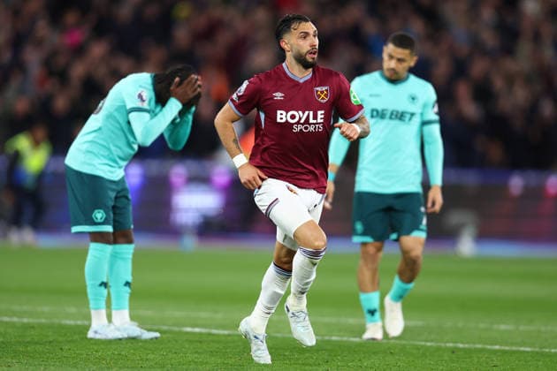 London, England, 10th April 2026. Valentin Castellanos of West Ham United celebrates after scoring to make it 2-0 during the West Ham United vs Wolverhampton Wanderers Premier League match at the London Stadium, London. Picture credit should read: Paul Terry Sportimage EDITORIAL USE ONLY. No use with unauthorised audio, video, data, fixture lists, club league logos or live services. Online in-match use limited to 120 images, no video emulation. No use in betting, games or single club league player publications. SPI_027_PT_West_Ham_Wolves SPI-4675-0027