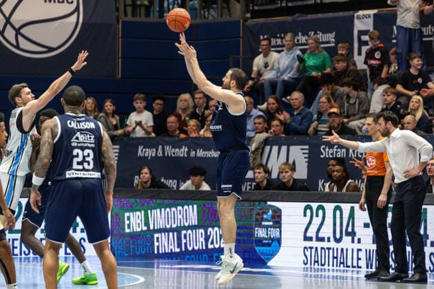 GER, easy Credit Basketball Bundesliga, Syntainics MBC Veolia Towers Hamburg 10 04 2026, Stadthalle, Weißenfels, GER, easy Credit Basketball Bundesliga, Syntainics MBC Veolia Towers Hamburg Nemanja Djurisic Syntainics MBC, 42 Â Photo Alexander Trienitz Weißenfels Stadthalle Sachsen Anhalt Germany