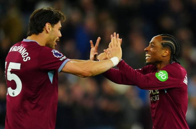 Konstantinos Mavropanos of West Ham United celebrates with Kyle Walker-Peters at full time West Ham United v Wolverhampton Wanderers, Premier League, Football, London Stadium, London, UK - 10 Apr 2026London London Stadium United Kingdom EDITORIAL USE ONLY No use with unauthorised audio, video, data, fixture lists, club league logos or live services. Online in-match use limited to 120 images, no video emulation. No use in betting, games or single club league player publications. Copyright: xJavierxGarcia Shutterstockx 16823405ab