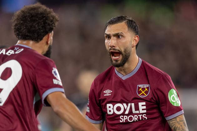 West Ham United v Wolverhampton Wanderers, Premier League, Football, The London Stadium, London, UK - 10 Apr 2026 Goal. Taty Castellanos of West Ham United (11) celebrates after scoring the third goal of the game with Pablo of West Ham United (19) London The London Stadium Stratford GBR, UK NEWSPAPERS OUT Copyright: xEllixBirchx