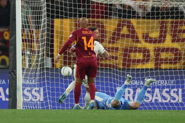 April 10, 2026, Rome, Lazio, Italy: RomaÃ¢â‚¬â ¢s Dinyell Malen scores their third gol during Serie A soccer match AS Roma - Pisa SC Stadio Olimpico on April 10, 2026 in Rome , Italy. Rome Italy - ZUMAl131 20260410_zsp_l131_032 Copyright: xCiroxDexLucax