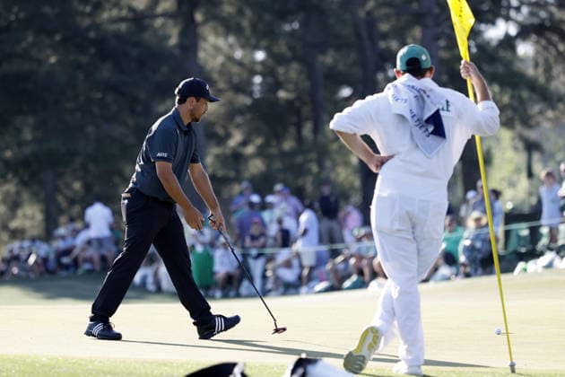 Golf 2026 Masters Tournament - Round 2 Xander Schauffele of USA misses a birdie putt on the 17th hole during Round 2 of the 2026 Masters tournament in August, Georgia, USA, 10 April 2026. Augusta United States  Copyright: xERIKxS.xLESSERx