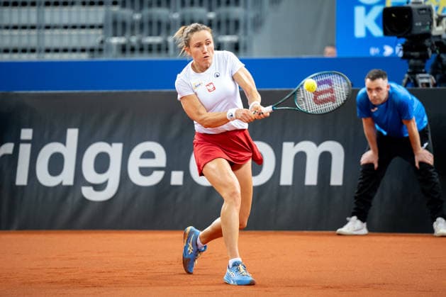 Katarzyna Kawa Vs Elina Svitolina - Billie Jean King Cup Qualifiers. Katarzyna Kawa of Poland competes in the Billie Jean King Cup Qualifiers, women s singles tennis match against Ukraine at the PreZero Arena in Gliwice, Poland, on April 10, 2026. Gliwice Poland  Copyright: xMarcinxGolbax originalFilename:golba-katarzyn260410_np5dh.jpg