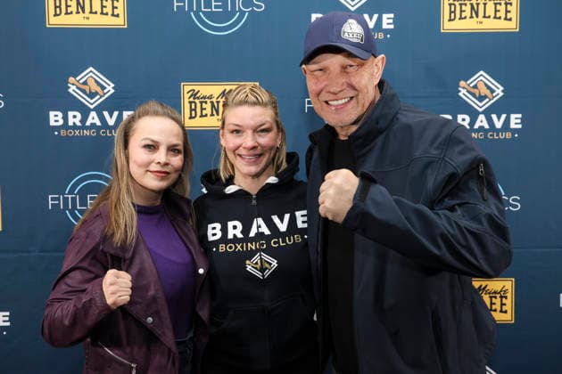 Boxen: Brave Boxing by Nina Meinke, Gym Eröffnung, Berlin, 10.04.2026 v.l.: Regina Halmich, Nina Meinke und Axel Schulz *** Boxing Brave Boxing by Nina Meinke, Gym opening, Berlin, 10 04 2026 from l Regina Halmich, Nina Meinke and Axel Schulz